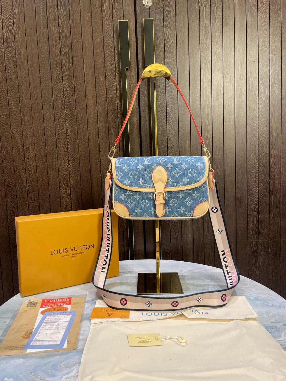louiss-vuittonn ldiane monogram mirror bag