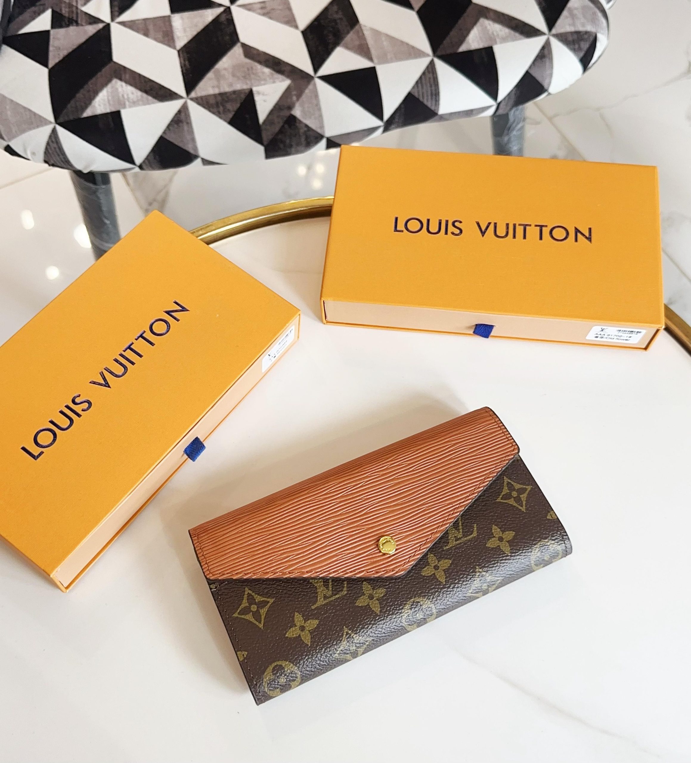 LATEST LOUISS VUITTONN WALLET