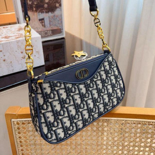 CHRISTIANN DIORR SHOULDER BAG