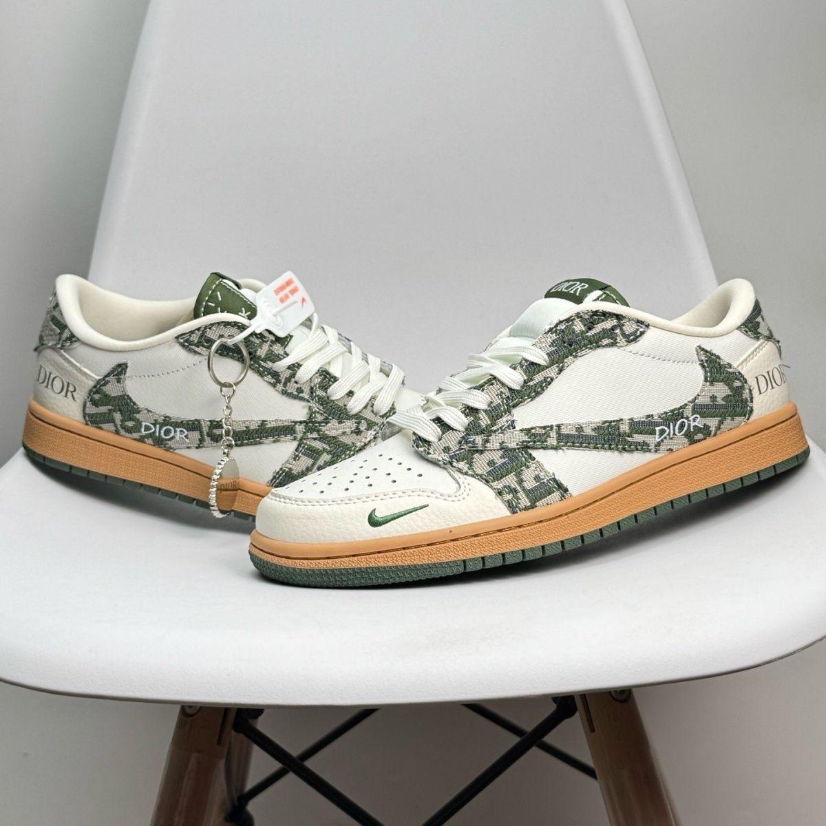Nikee air jordan 1 low x Dior Travis Scott