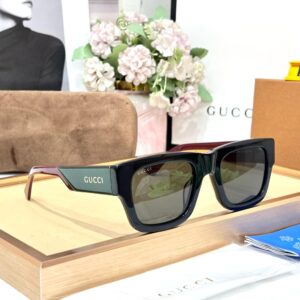 GUCCII STORE ARTICLE