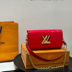 LOUISS VUITTONN TWIST