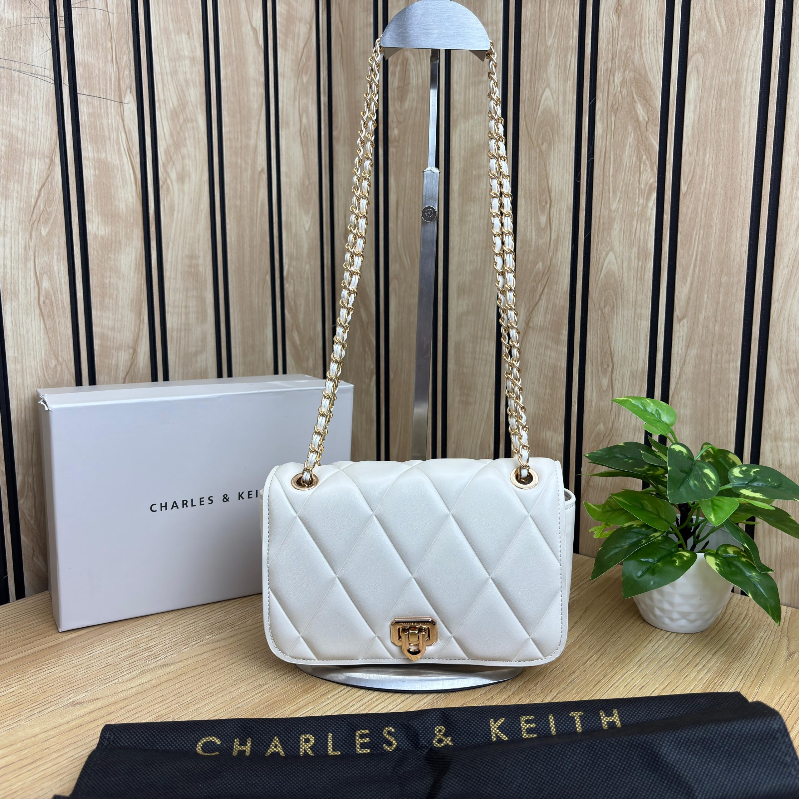 CHARLESS AND KEITHH EXCLUSIVE ARWEN DIAMOND QUILT BRAIDED STRAP SHOULDER BAG