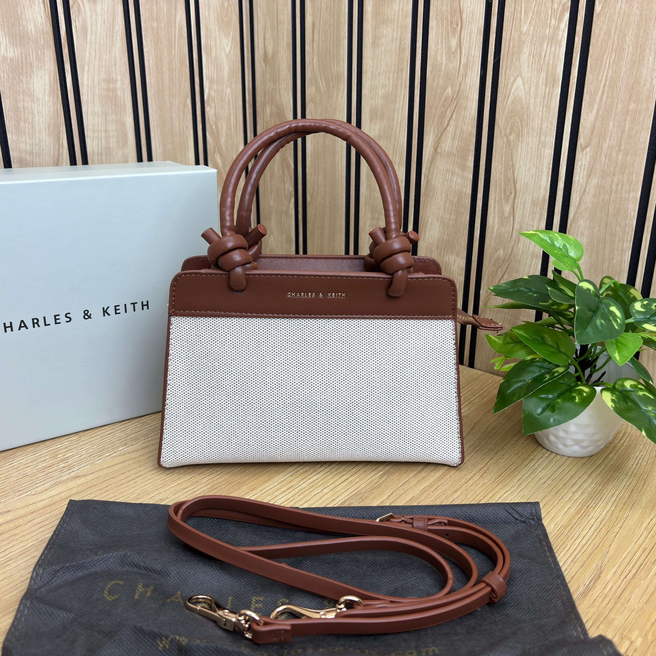 CHARLESs & KEITHh LIGHT PINK SABINE KNOTTED-HANDEL TRAPEZE TOTE BAG