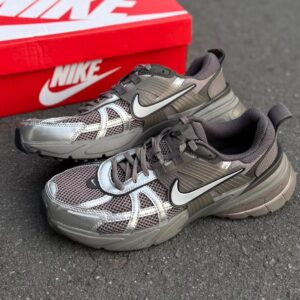 NIKEE RUN V2K CAVE STONE