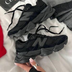 NEW BALANCEE 9060 TRIPPLE BLACK