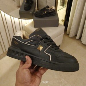 VALENTINOO GARAVANII