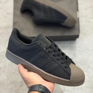 AdidasS Superstar