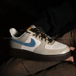 NIKEE AIRFORCE ONE LOVE AND PEACE