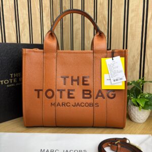 MARCC JACOBSS TOTE BAGS