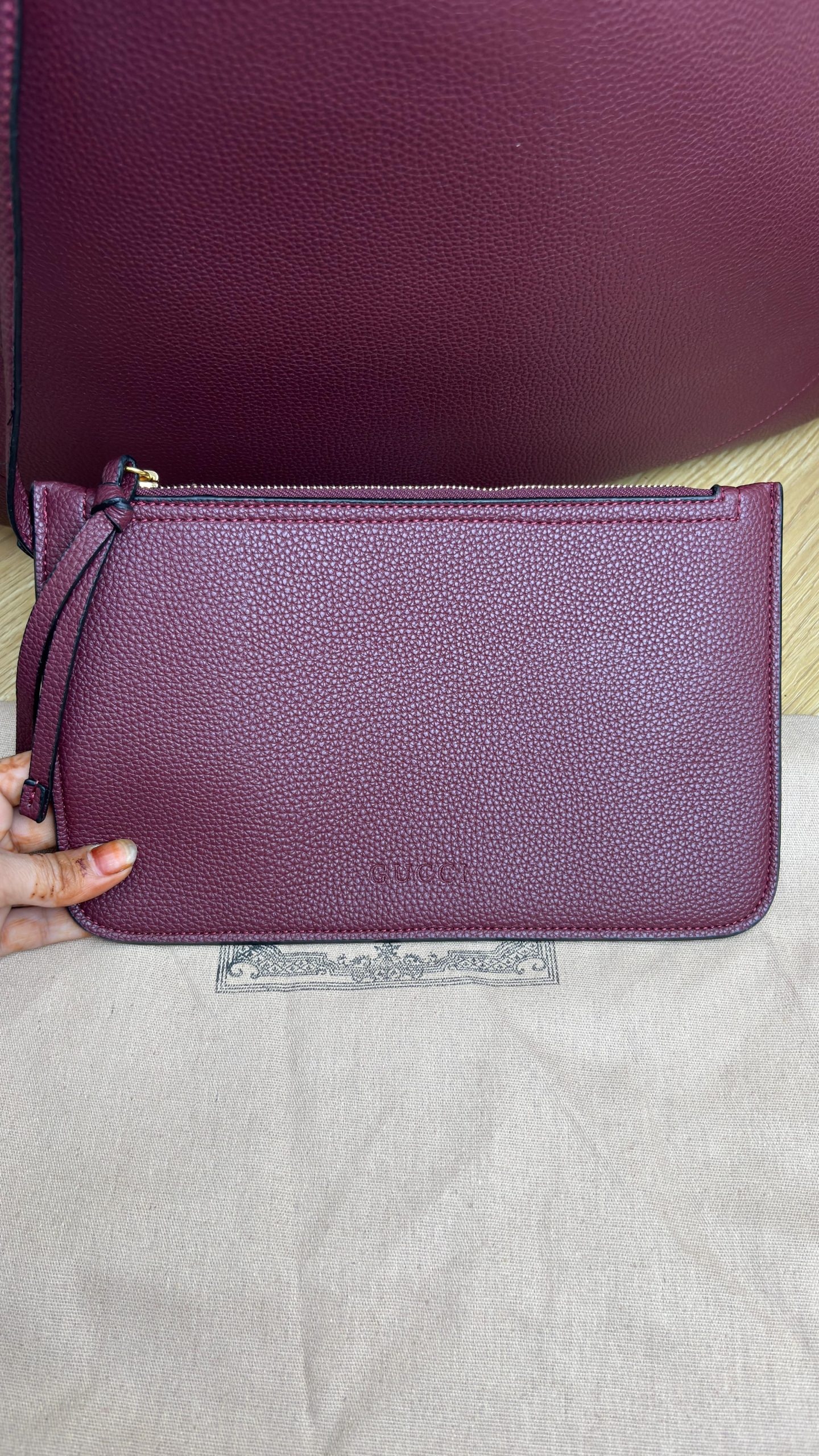 GUCCII B LARGE SHOULDER BAG - Image 2