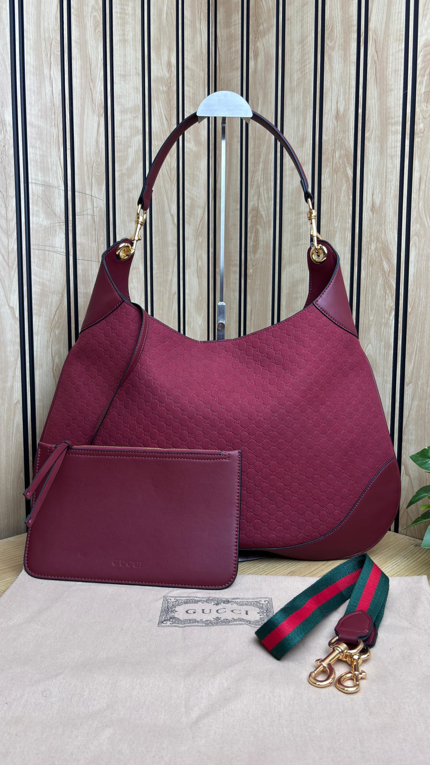 GUCCII B LARGE SHOULDER BAG - Image 10
