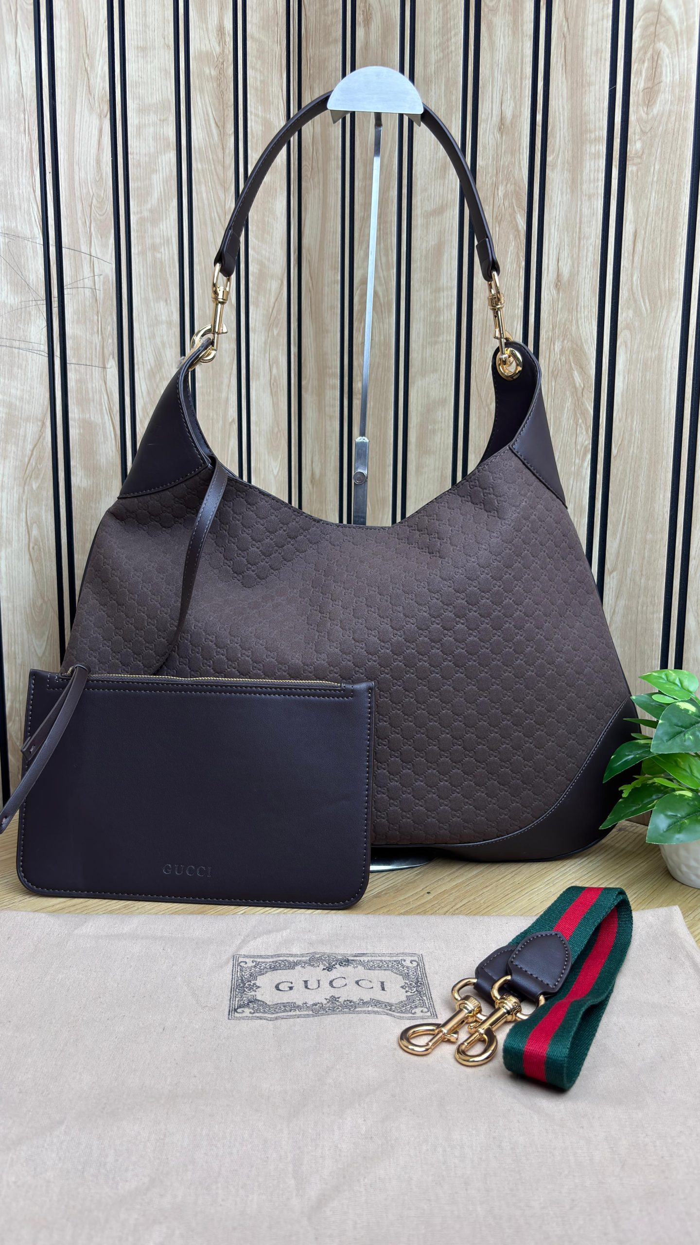 GUCCII B LARGE SHOULDER BAG - Image 11