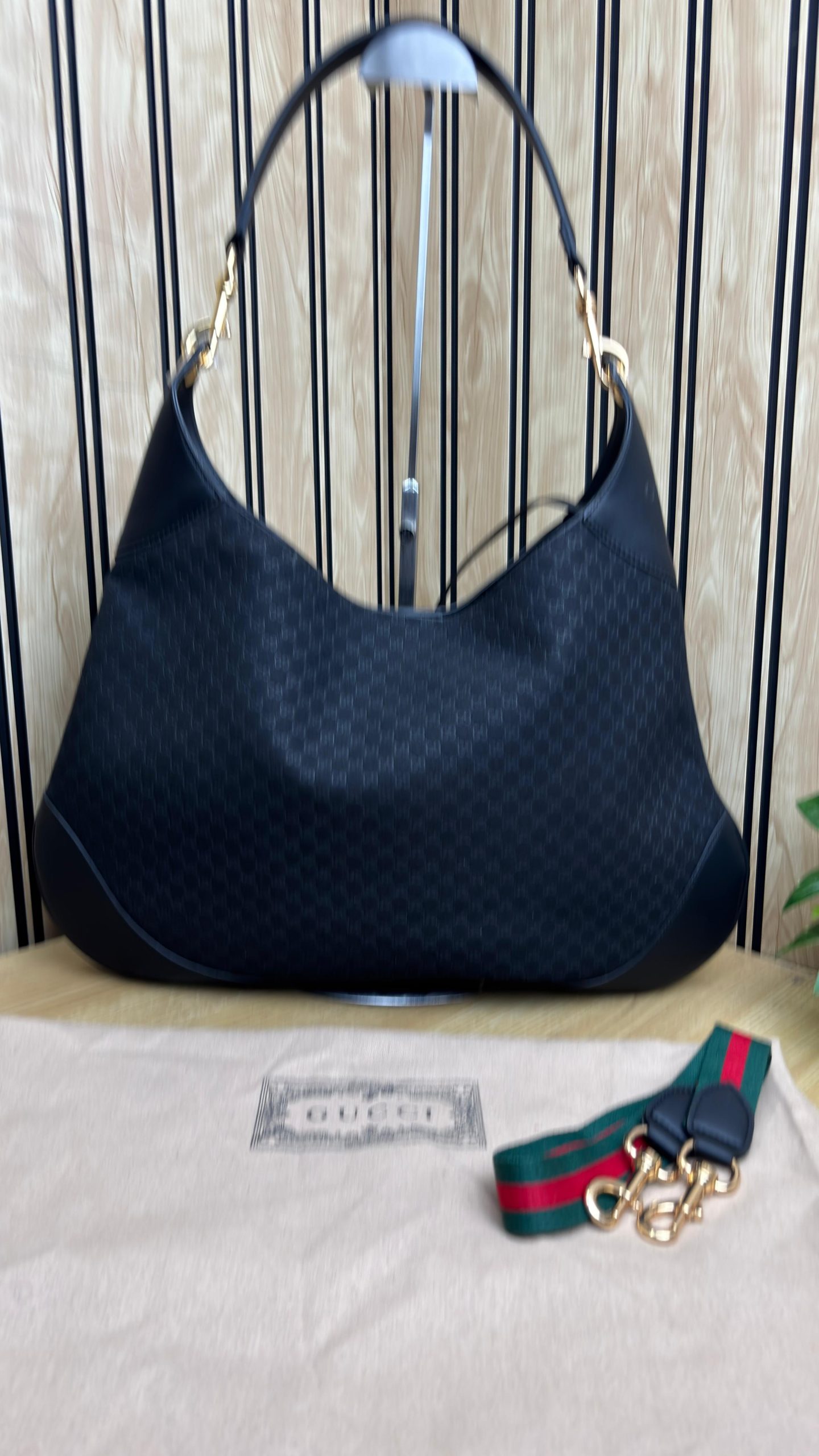GUCCII B LARGE SHOULDER BAG - Image 14