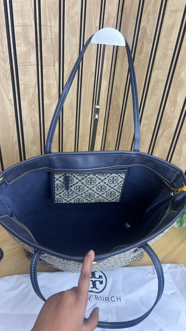 TORYY BURCHH T MONOGRAM LARGE TOTE BAG WITH POUCH - Image 4