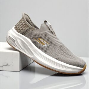 SKECHERSS ULTRA LIGHT SLIP IN