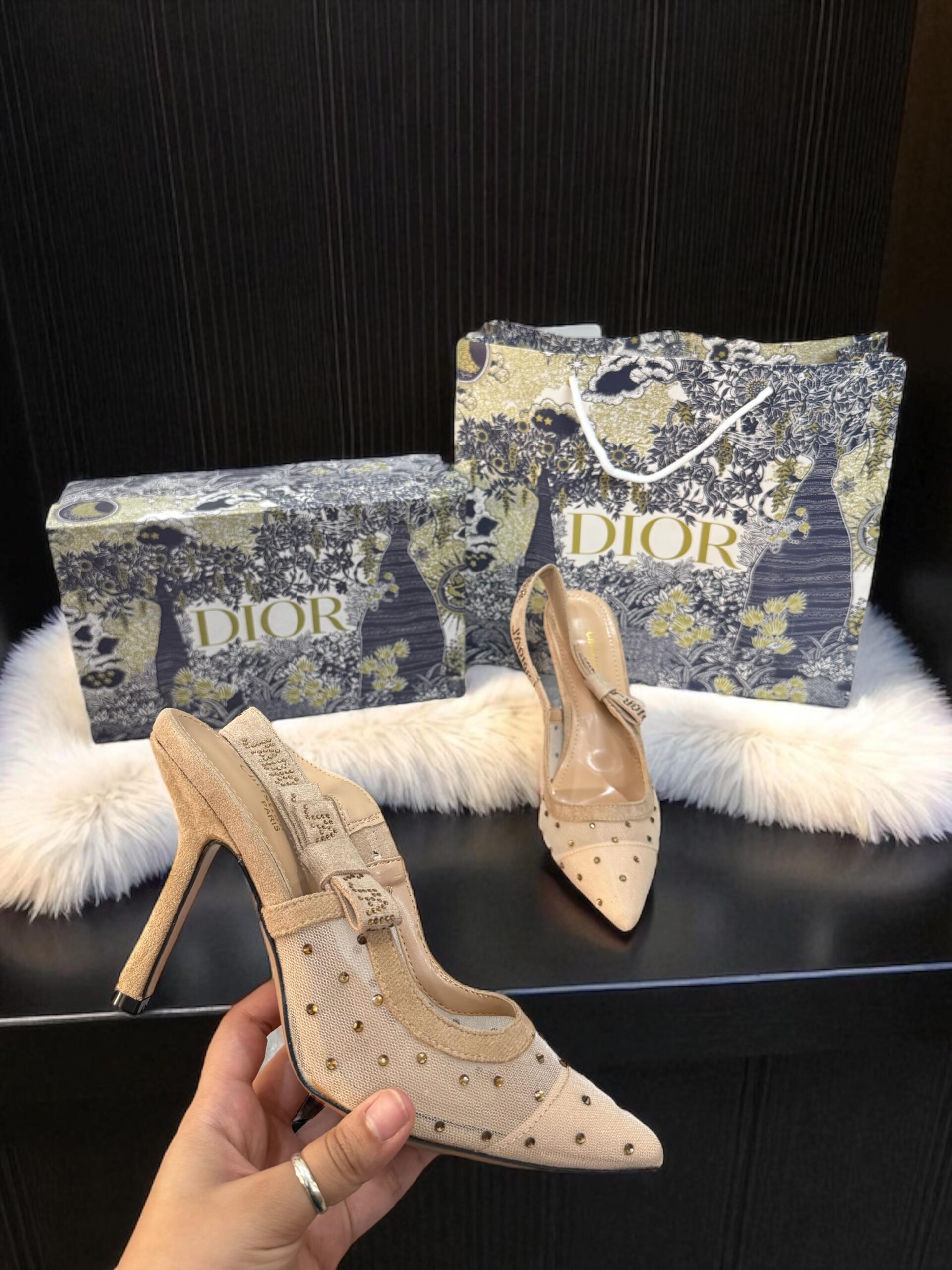 DIORR WOMEN’s PUMPS