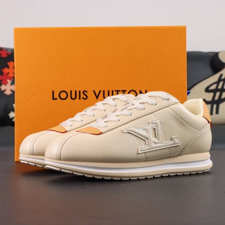 LOUISS VUITTONN BUTTERSOFT SNEAKER BEIGE DESIGN BY PHARELL WILLIAMS