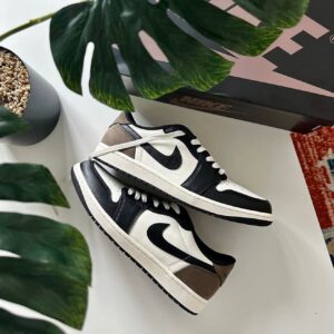 NIKEE AIR JORDAN RETRO LOW DARK MOCHA SEMI UA