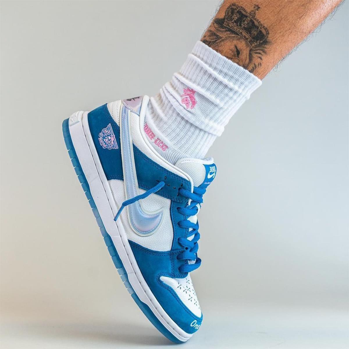 NIKEE SB DUNK THE BORNE X RAISED