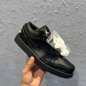 AIR JORDANSE RETRO 1 LOW BLACK CROC