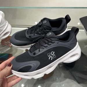 Onn Running Cloudsolo Loewe White Black