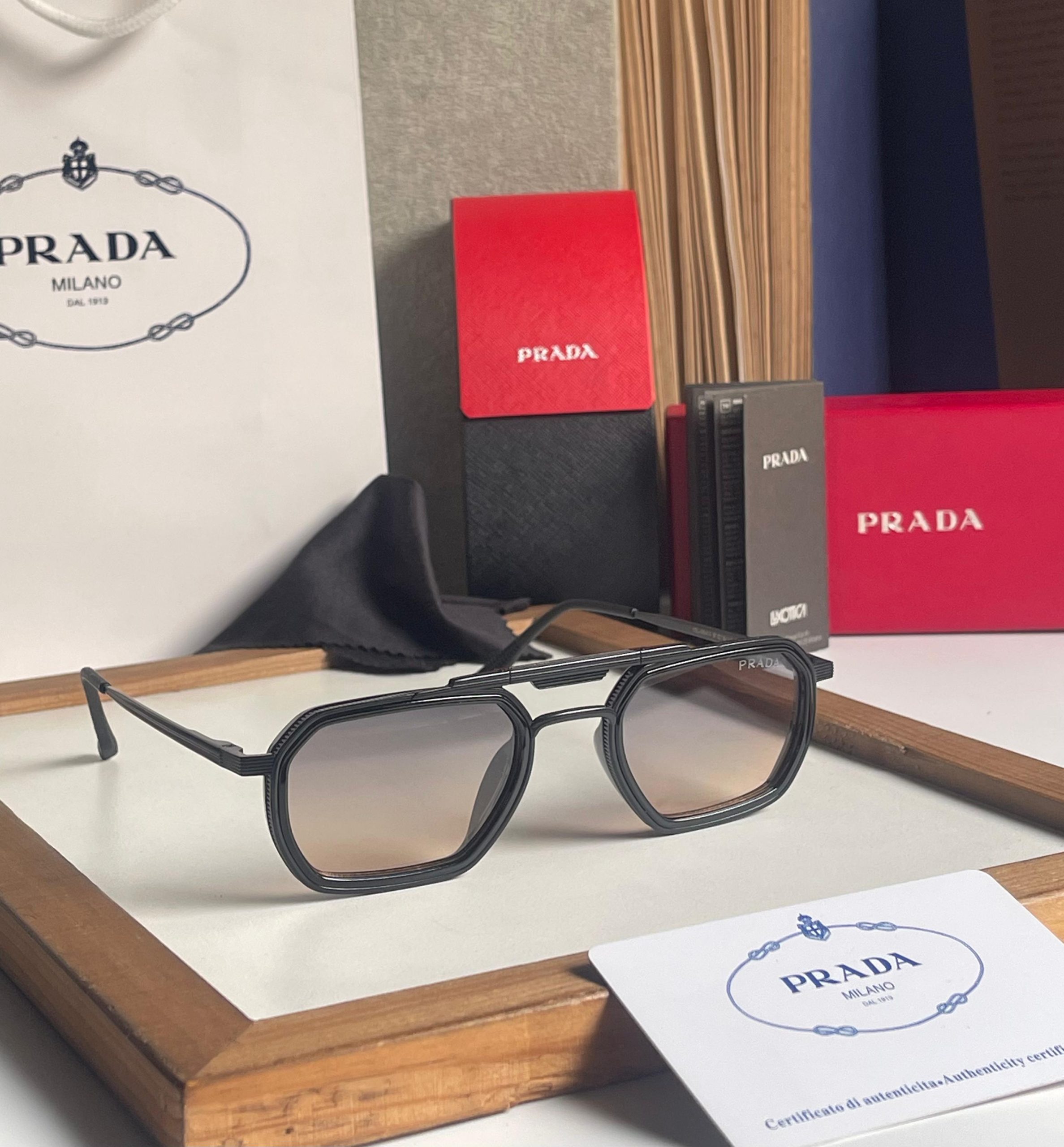 PRADAS-SUNGLASSESS