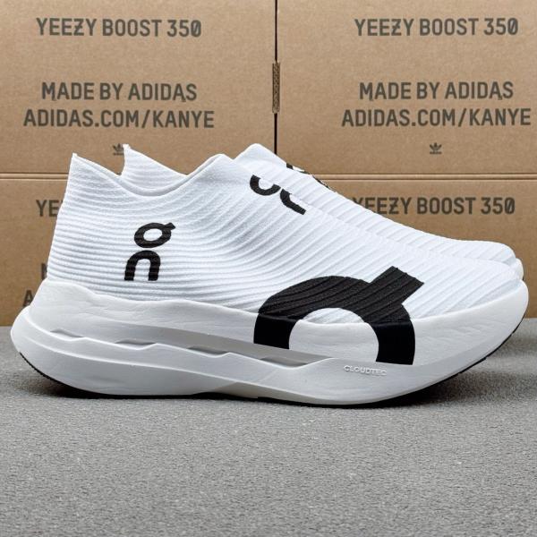 One Cloud boom Strike LS white