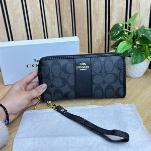 COACHE LONG WALLET ON SLING