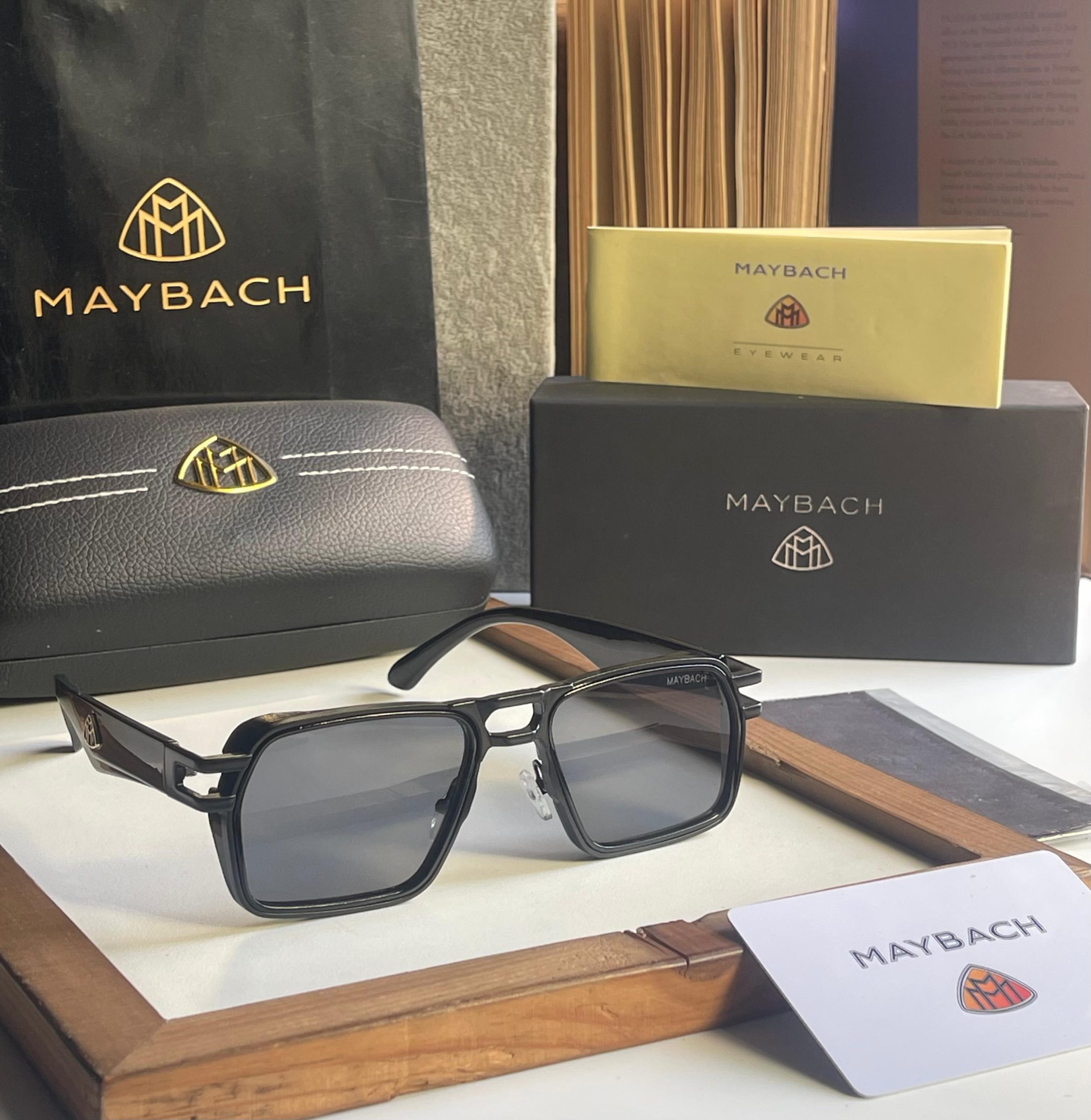 URBERRYS SUNGLASSESS