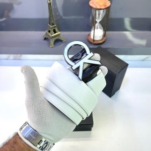 Calvins Kleine White Auto Lock Belt