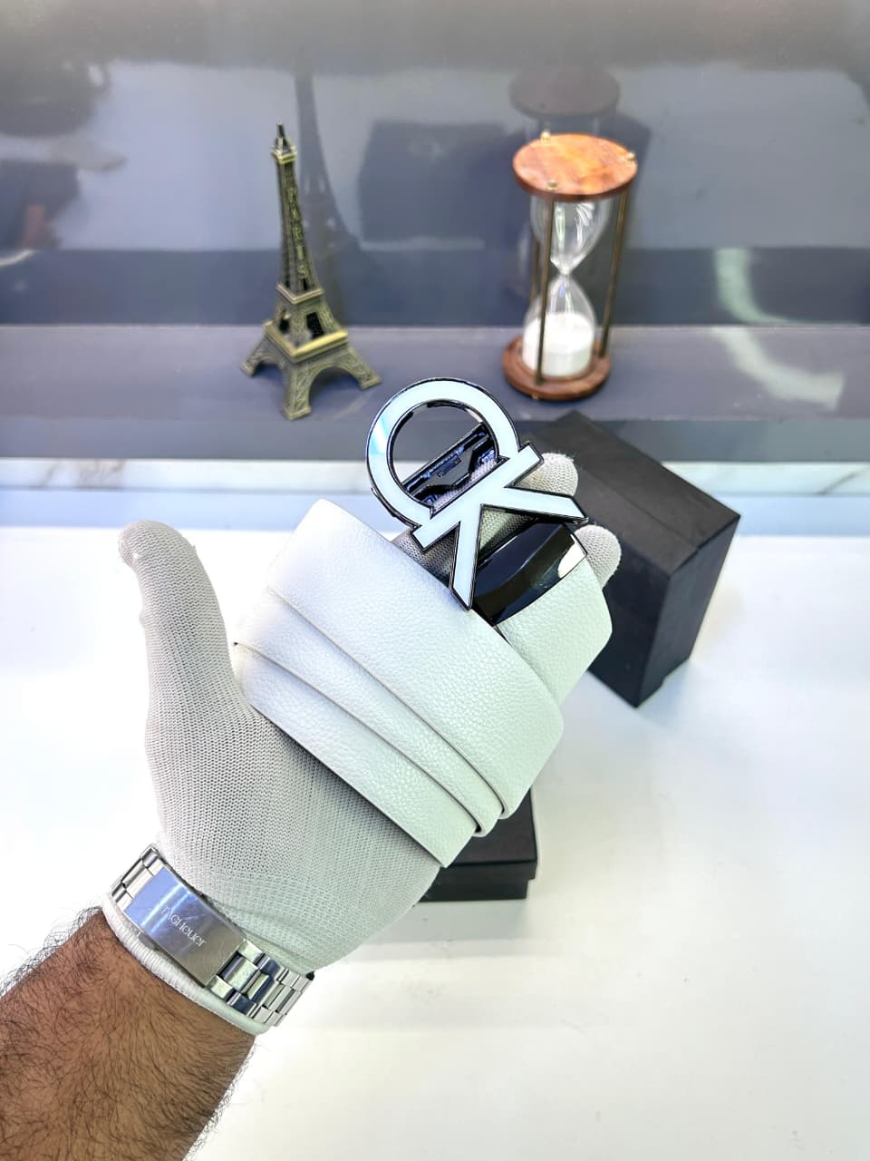 Calvins Kleine White Auto Lock Belt