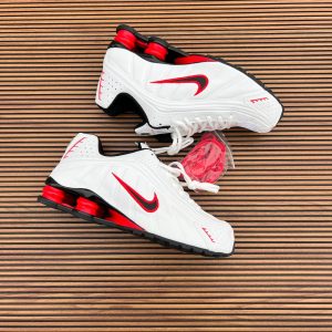 Nikes shox R4 premium quality