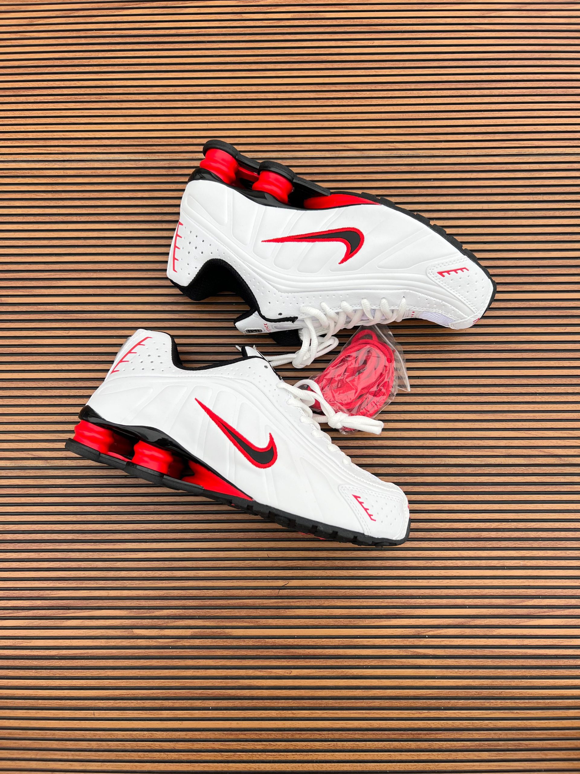 Nikes shox R4 premium quality