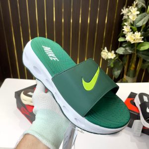 Nikes Comfortride Slides