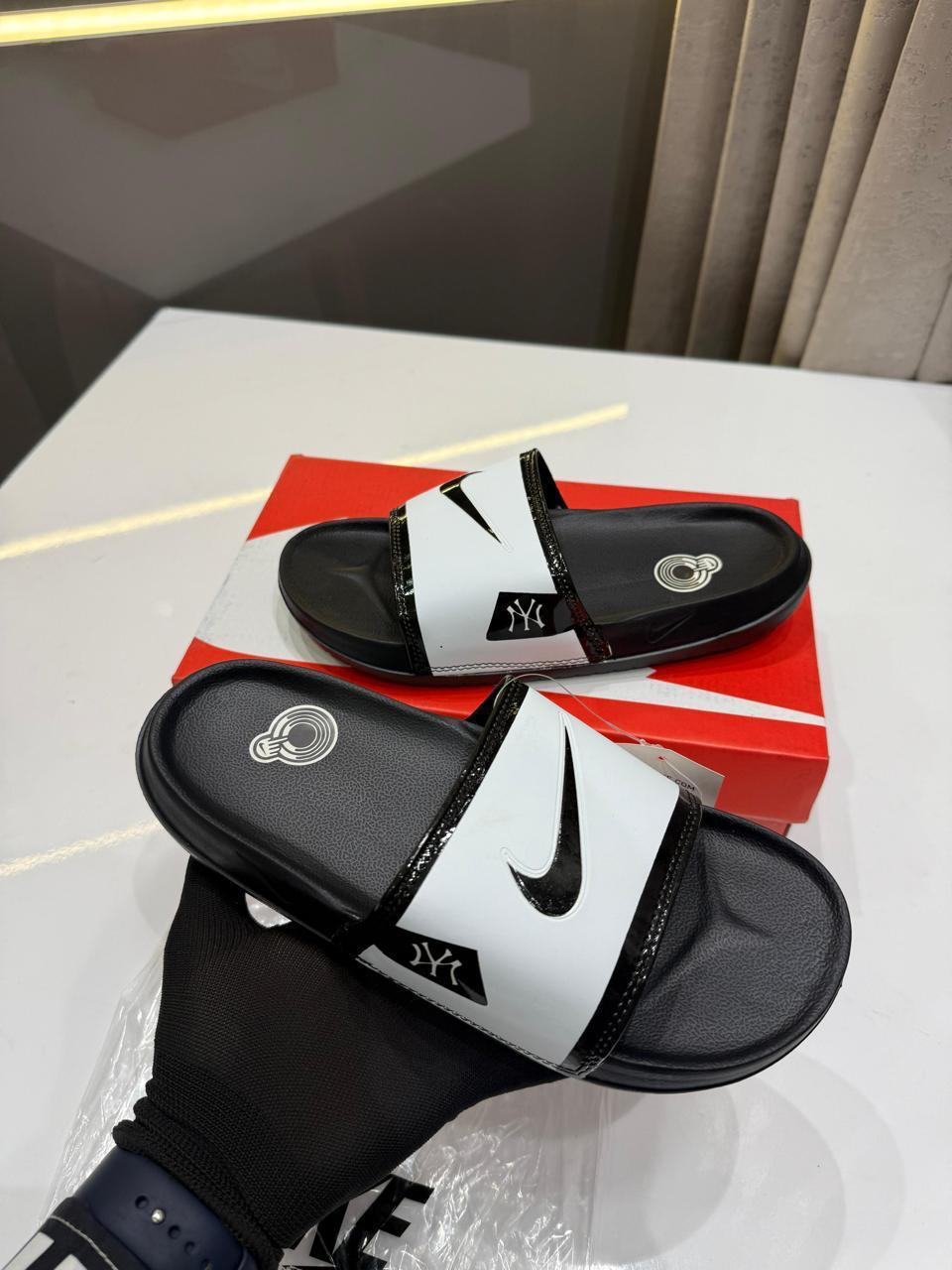 Nikes Premium Flip-Flops