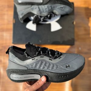 UNDERE ARMOUR PHANTOM 5