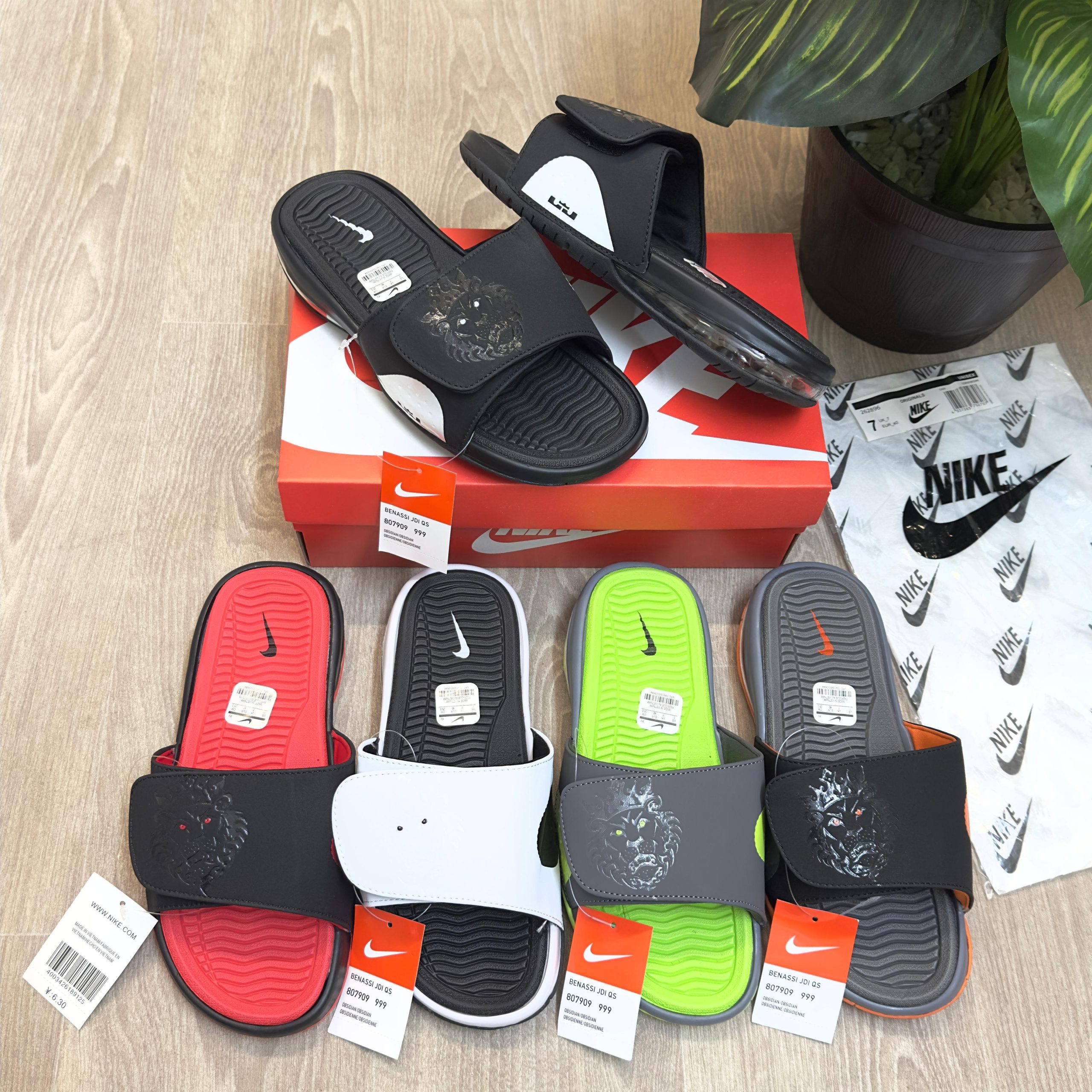 Nikes Air LeBron Premium Slides