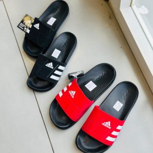 ADIDASE FLIPFLOPS