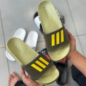 ADIDASE FLIPFLOPS