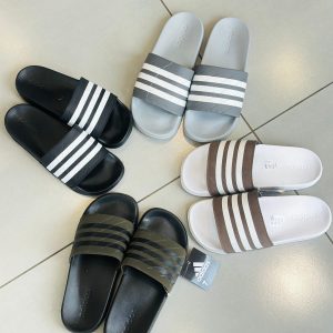 ADIDASE FLIPFLOPS