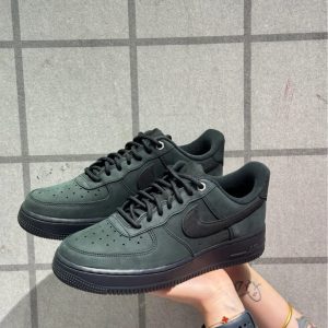 Nikes Air Force 1 '07 WB" Black Nubuck