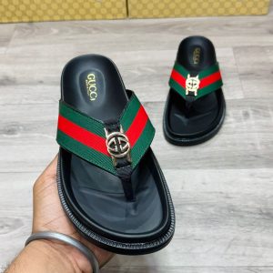 Guccis slide