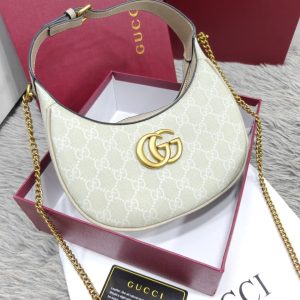 GUCCIS GG MARMONT MATELASSE MINI BAG