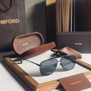 TOME FORD SUNGLASSESS