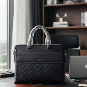 GUCCIS LAPTOP BAG