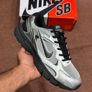 NIKES vomero 20