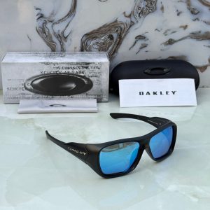 OAKLEYE-SUNGLASSESS