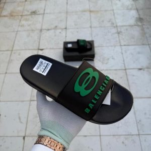 Balenciagas Premium Flip-Flops