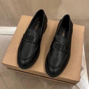 BURBBERRYS Buckle Moccasins